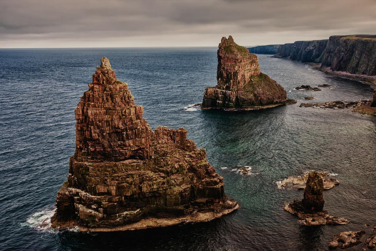 stacks-of-duncansby