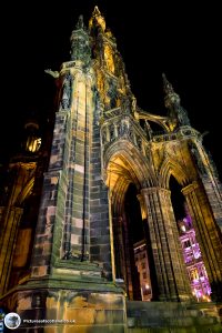 Edinburgh Christmas Market - Scott Monument